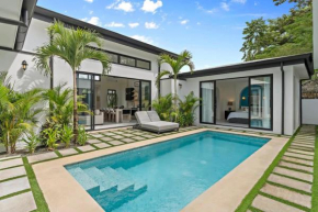 4-BD Home with Private Pool Walk to Beach